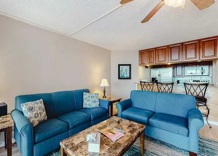 Oceanfront With A Shaded Balcony Ac Wifi & Shared Outdoor Pool Holiday home *