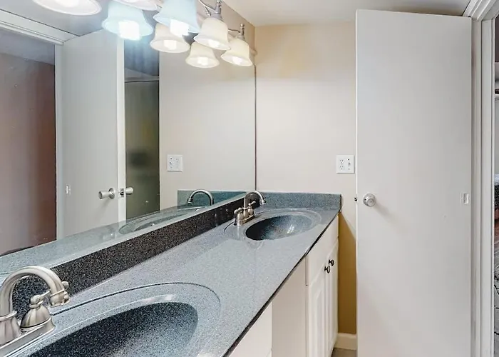 Holiday home Oceanfront With A Shaded Balcony Ac Wifi & Shared Outdoor Pool Ocean City
