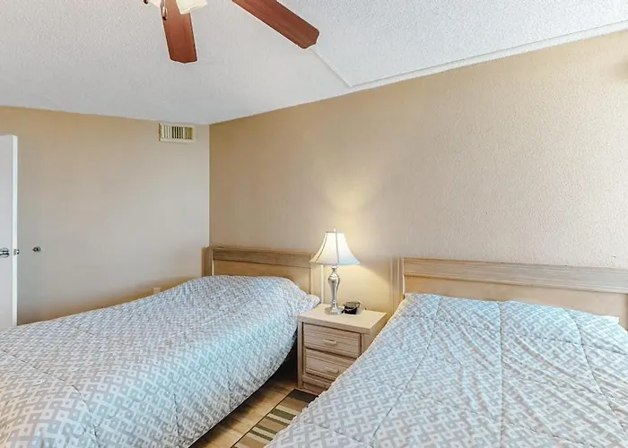 Holiday home Oceanfront With A Shaded Balcony Ac Wifi & Shared Outdoor Pool *