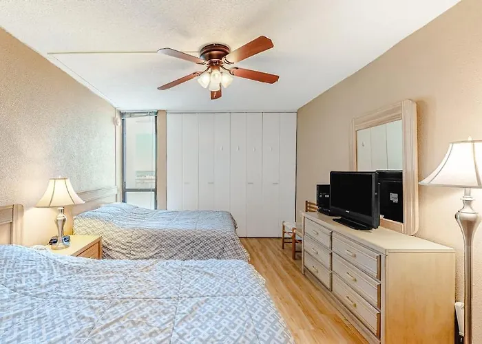 Oceanfront With A Shaded Balcony Ac Wifi & Shared Outdoor Pool